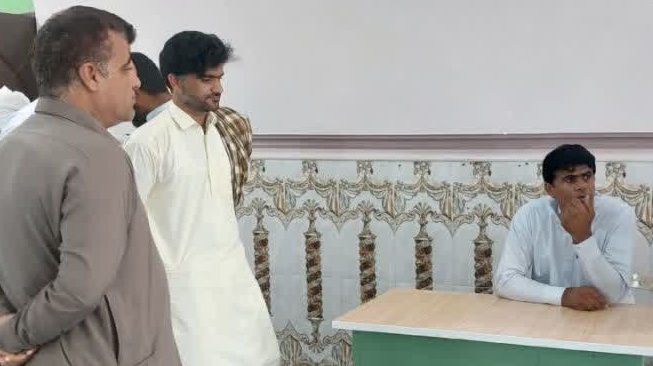 میز خدمت آموزش و پرورش در حمیری برگزار شد