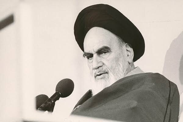 امام خمینی؛ احیاگر خودباوری و استقلال ملی در عصر سلطه