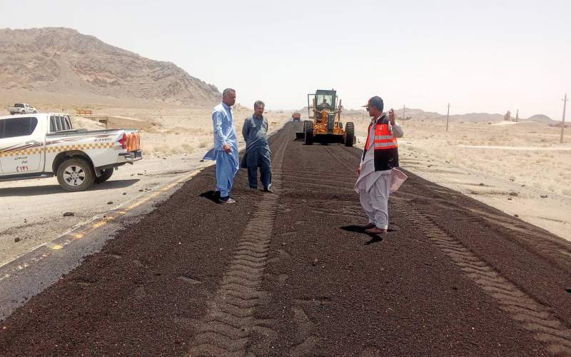 روکش آسفالت محور ایرانشهر به خاش