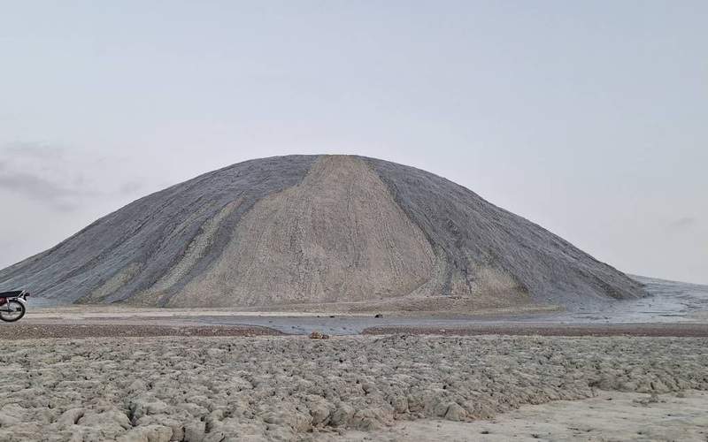 گل‌فشان‌ بندر تنگ کنارک فعال شد