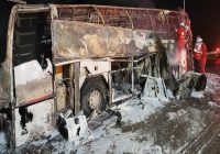 ۹ کشته و ۵ مصدوم در پی برخورد اتوبوس با تریلی